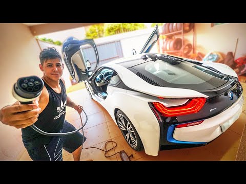 Leia mais sobre o artigo CARREGANDO MINHA BMW I8 NA TOMADA EM CASA 😮