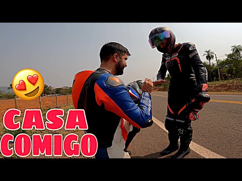 Leia mais sobre o artigo PEDI MINHA NAMORADA EM CASAMENTO NA VIAGEM DE MOTO | CBR 1000 RR S1000 RR @Fer Reif