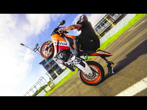 Leia mais sobre o artigo APRENDENDO A EMPINAR A MINHA MOTO NOVA