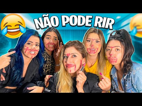 Leia mais sobre o artigo TENTE NÃO RIR! *com as amigas