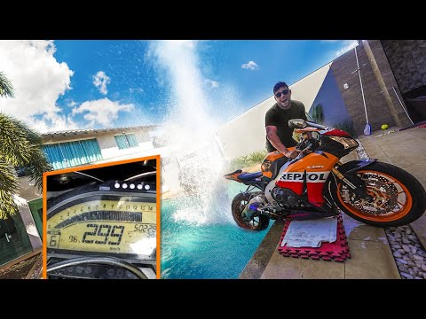 Leia mais sobre o artigo DEI 299KMH NA PISCINA COM A MINHA MOTO