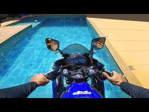 Leia mais sobre o artigo JOGUEI A MOTO DA MINHA IRMÃ NA PISCINA 😳