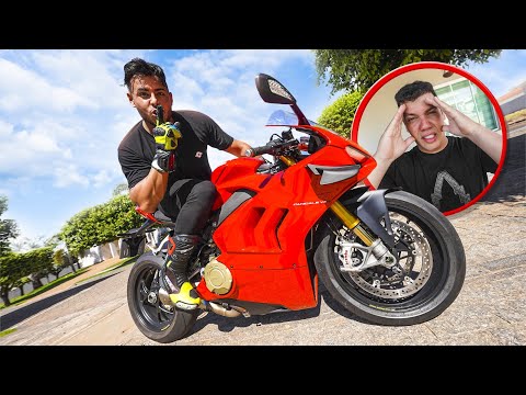 Leia mais sobre o artigo PEGUEI A MOTO MAIS CARA DO MEU AMIGO ESCONDIDA