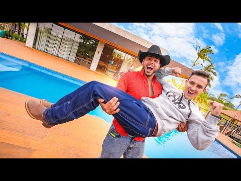 Leia mais sobre o artigo ESSE É MEU NOVO CAMERA MAN CONTRATADO !
