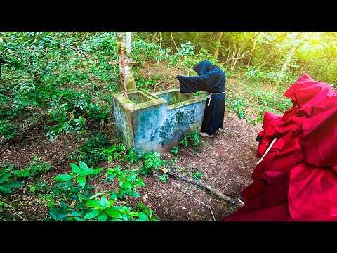 Leia mais sobre o artigo ENCONTRAMOS O SUPOSTO TUMULO DO VELHO SATANICO DEPOIS DE 9 ANOS DE PROCURA!