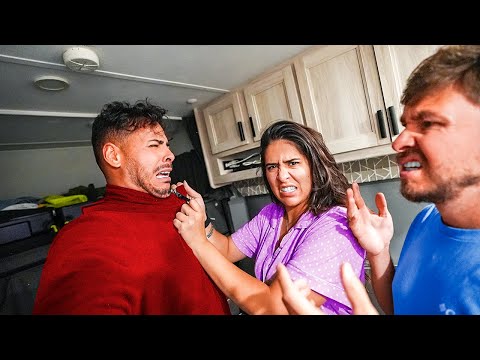 Leia mais sobre o artigo MINHA IRMÃ ME DESCOBRIU DENTRO DO MEU MOTORHOME